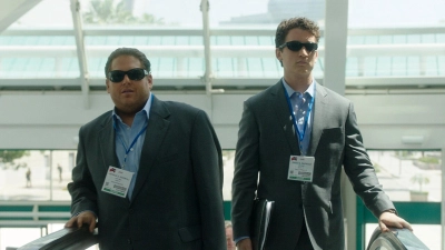 Cộng sự hổ báo (War Dogs)